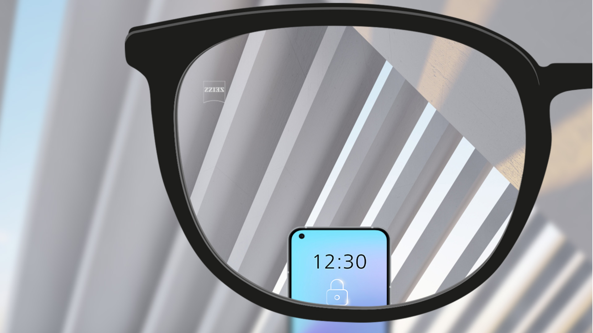 Imagen del punto de vista con lentes monofocales ZEISS SmartLife con un smartphone y el lente completamente nítido.